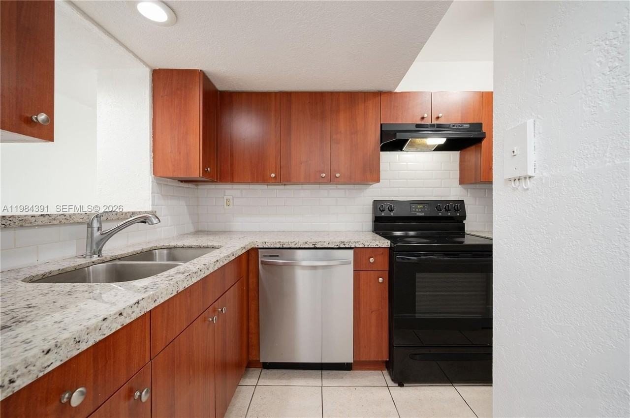 9220 Fontainebleau Blvd #202 - Photo 6 of 28