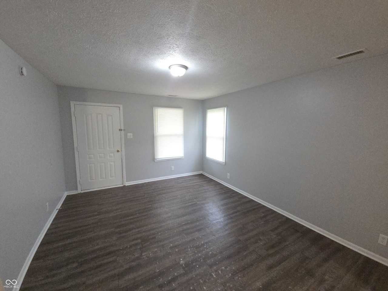 525 N Belmont Ave - Photo 5 of 18