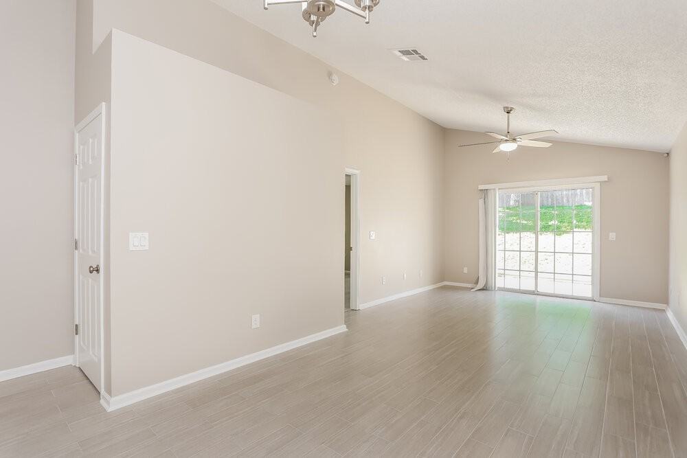 12639 Ashmore Green Dr N - Photo 5 of 19