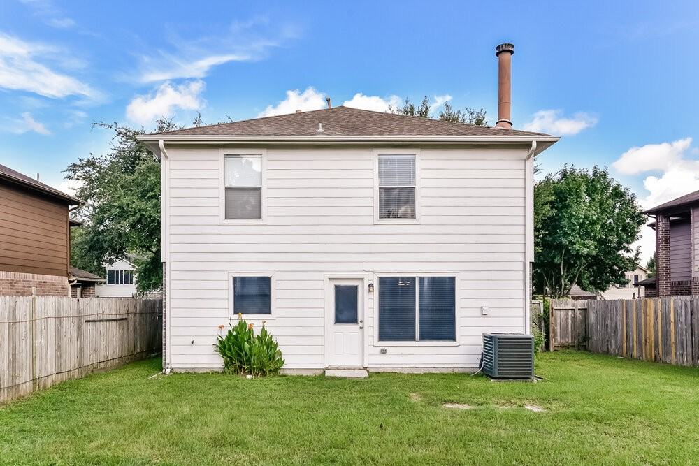 9010 Walworth Dr - Photo 3 of 16