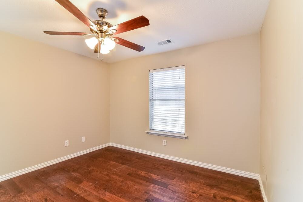 9010 Walworth Dr - Photo 6 of 16