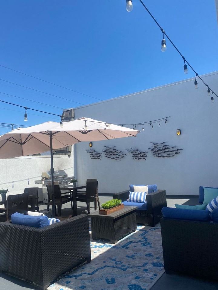 Chateau Toluca Apartments - Photo 5 of 34