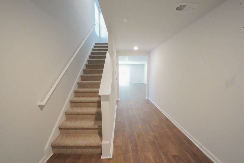 432 Coconut Dr - Photo 4 of 49