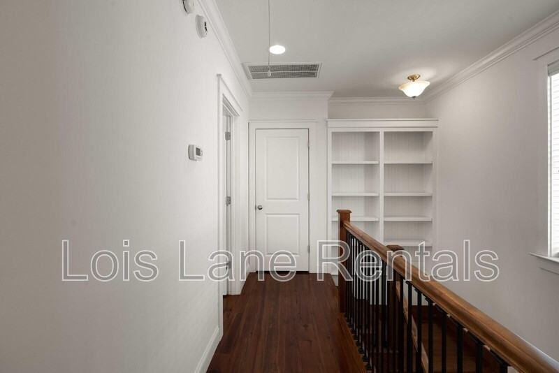 291 Coming St - Photo 4 of 11