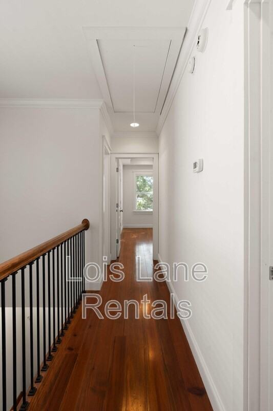 291 Coming St - Photo 5 of 11