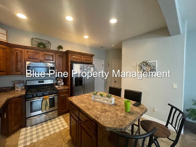 565 Pioneer Rd #106 - Photo 4 of 21