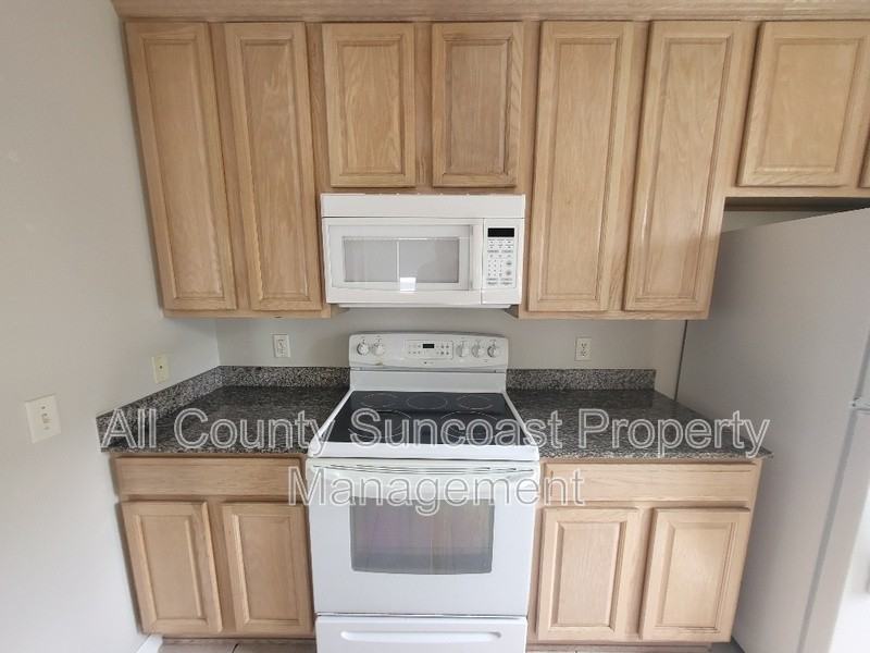 3874 Mariner Dr - Photo 4 of 12