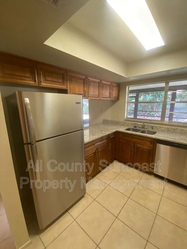 2636 Orangewood Ct - Photo 3 of 16