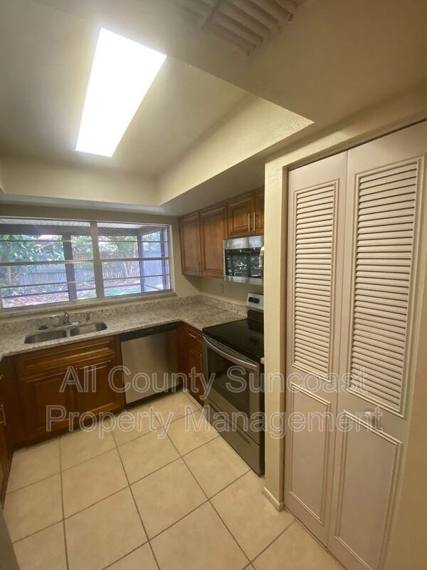 2636 Orangewood Ct - Photo 4 of 16