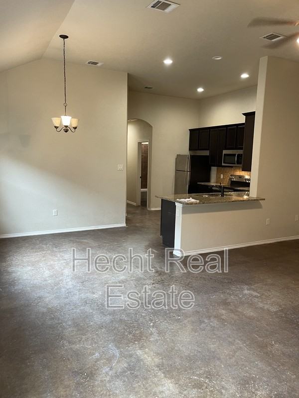 217 Kaspar Way - Photo 3 of 18