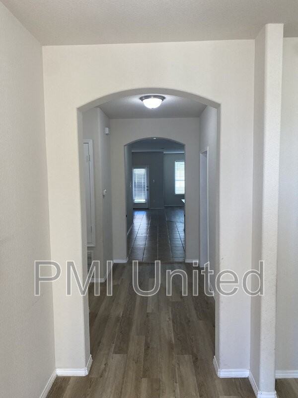 9145 Blackstone Dr - Photo 2 of 25