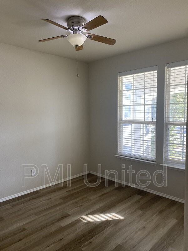 9145 Blackstone Dr - Photo 3 of 25