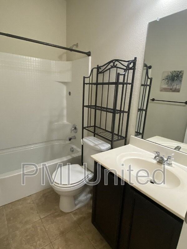 9145 Blackstone Dr - Photo 5 of 25