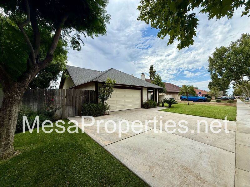 12392 Whistler St - Photo 2 of 39
