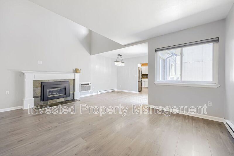 2501 S Victor St #E - Photo 2 of 14