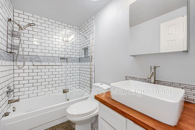 2501 S Victor St #E - Photo 7 of 14