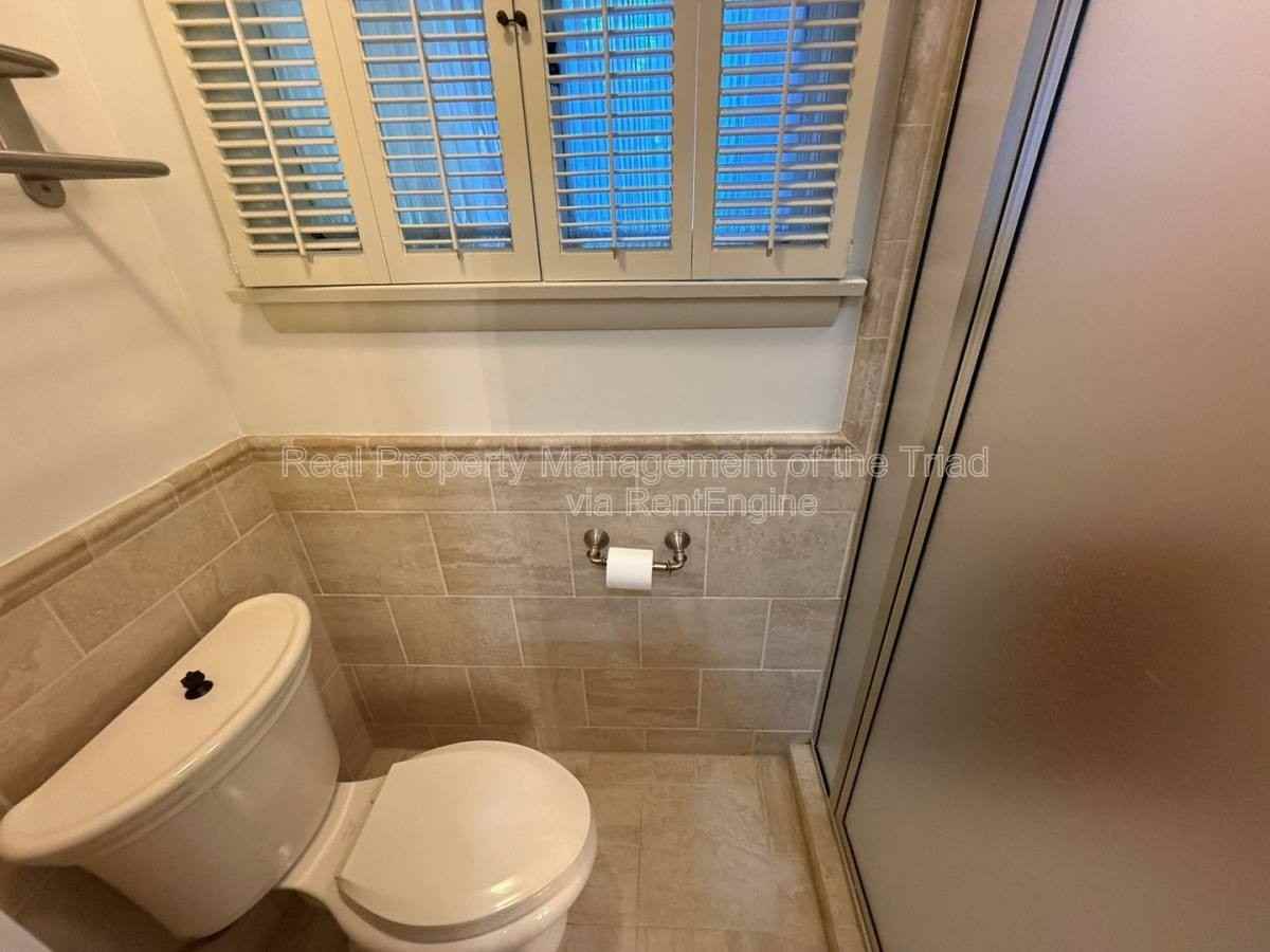 1507 Pinehurst Dr - Photo 3 of 10