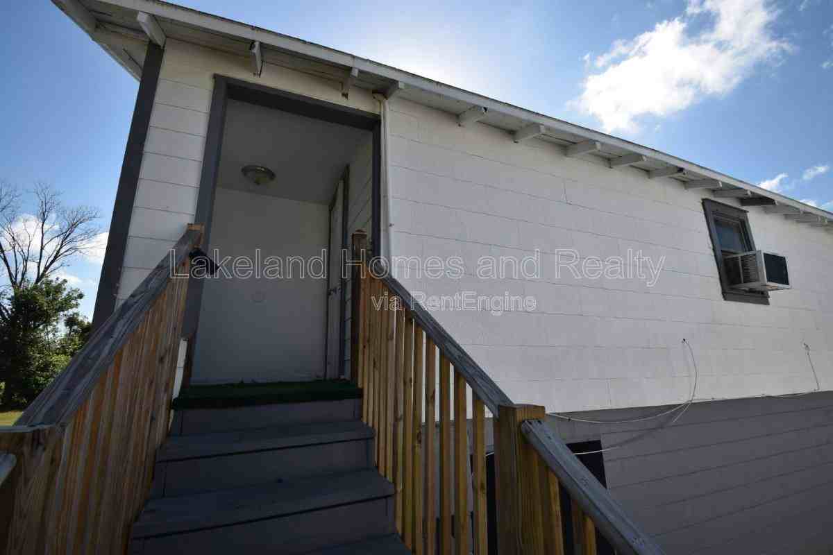 1060-1 2 E Wabash St - Photo 2 of 10
