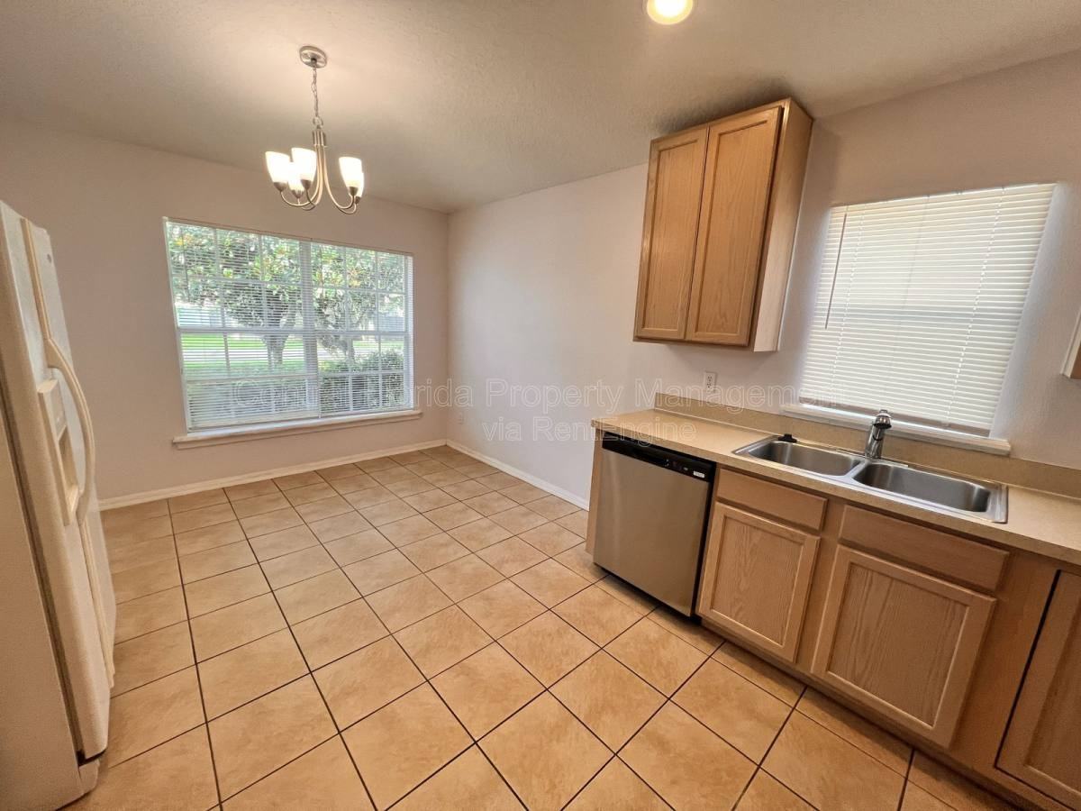 1821 Courtland St - Photo 3 of 10