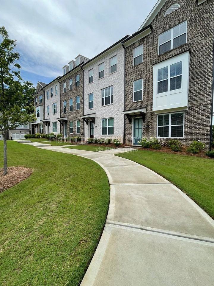 5221 Riden Ct - Photo 2 of 10