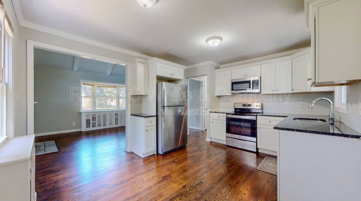 677 Garfield Ave - Photo 3 of 10