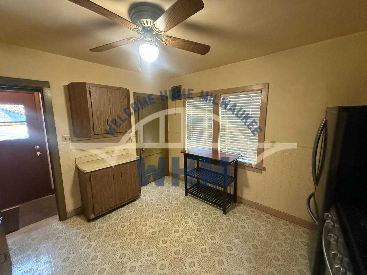 2054 S 72nd St - Photo 2 of 10