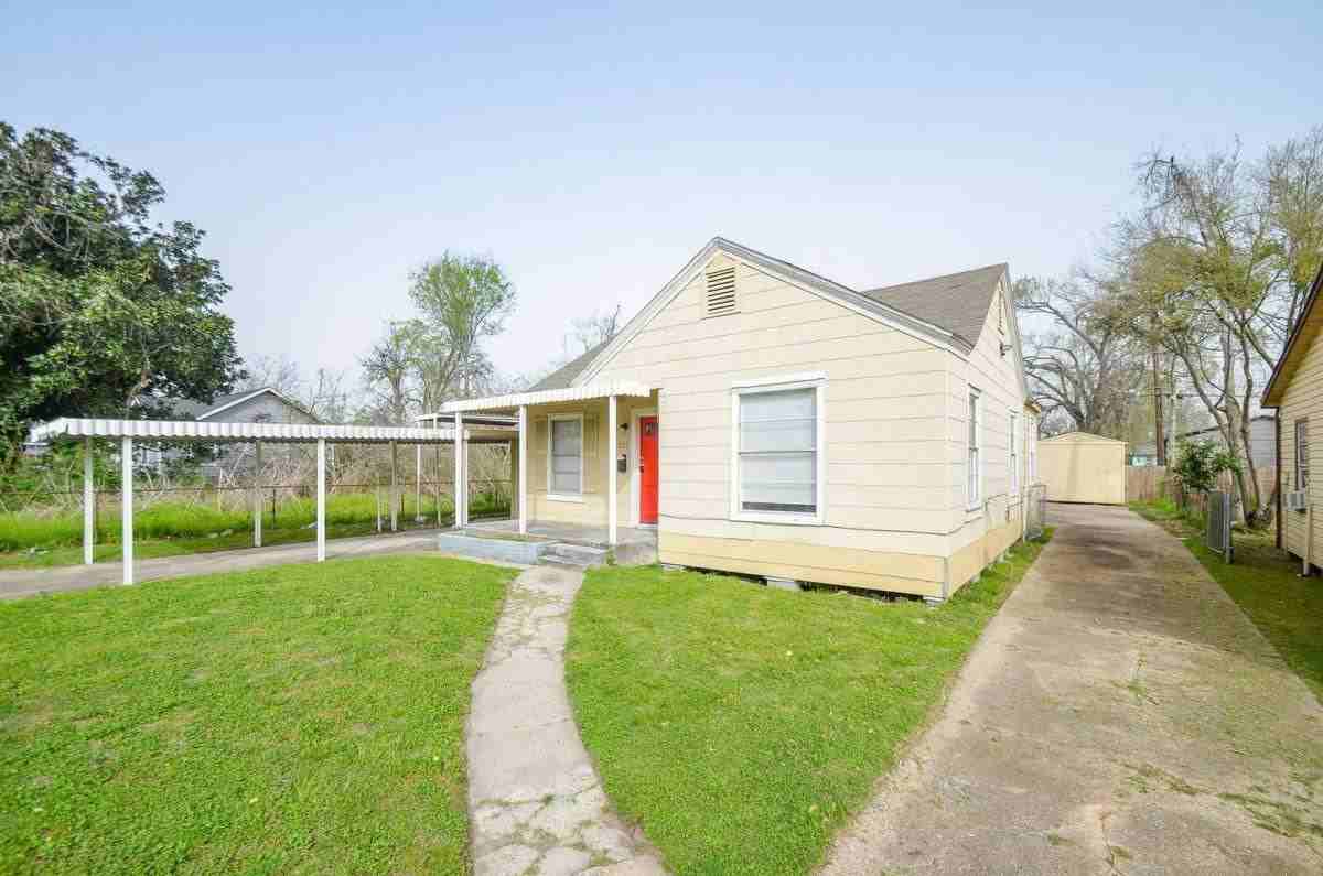 217 Owens St - Photo 2 of 10
