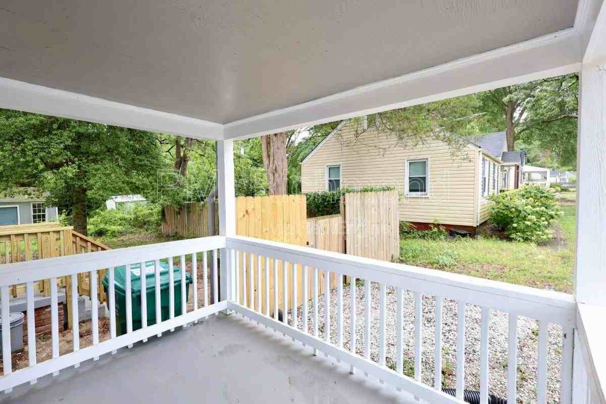 2405 Bransford Dr - Photo 3 of 10