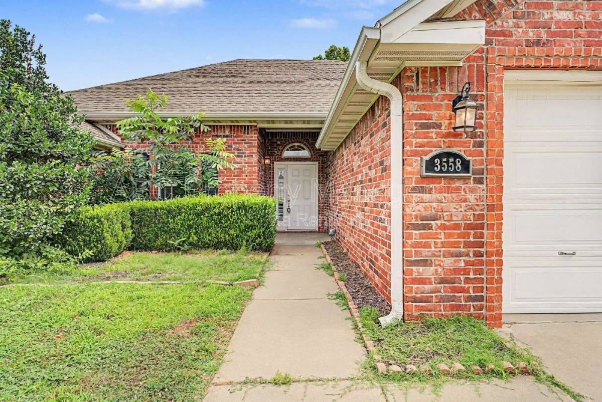 3558 W Clearwood Dr - Photo 3 of 10