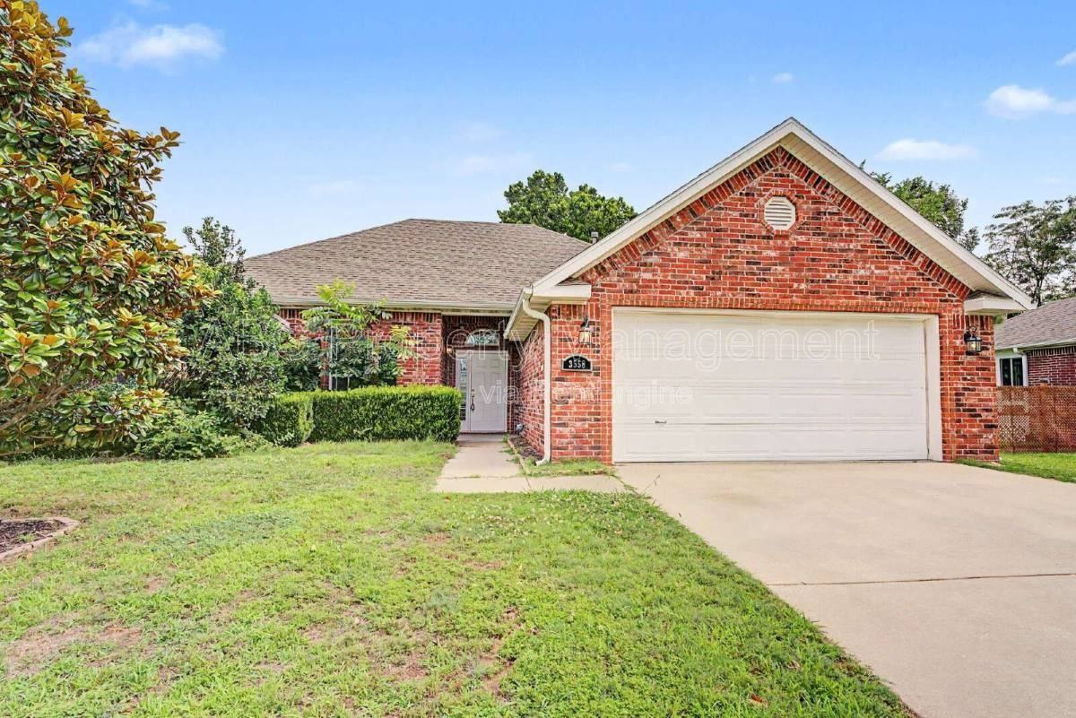 3558 W Clearwood Dr - Photo 2 of 10