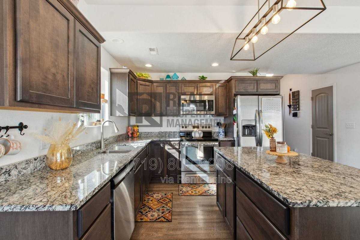 480 W Spaulding Ave N - Photo 3 of 10