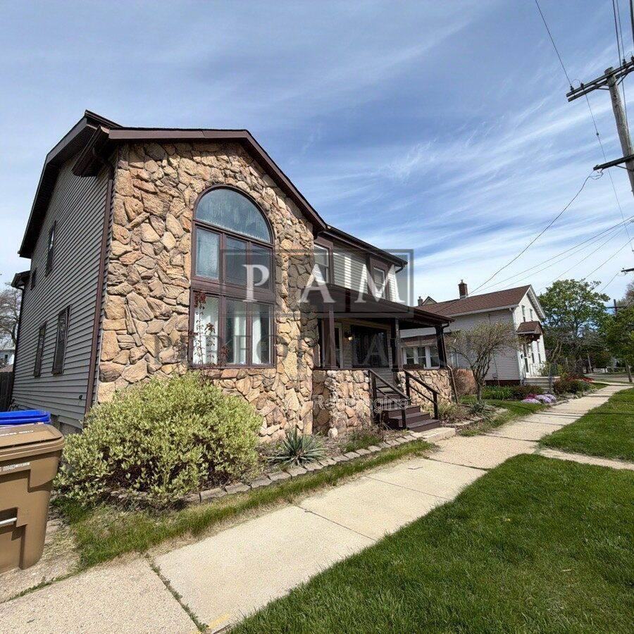 4730 5th Ave - Photo 2 of 10