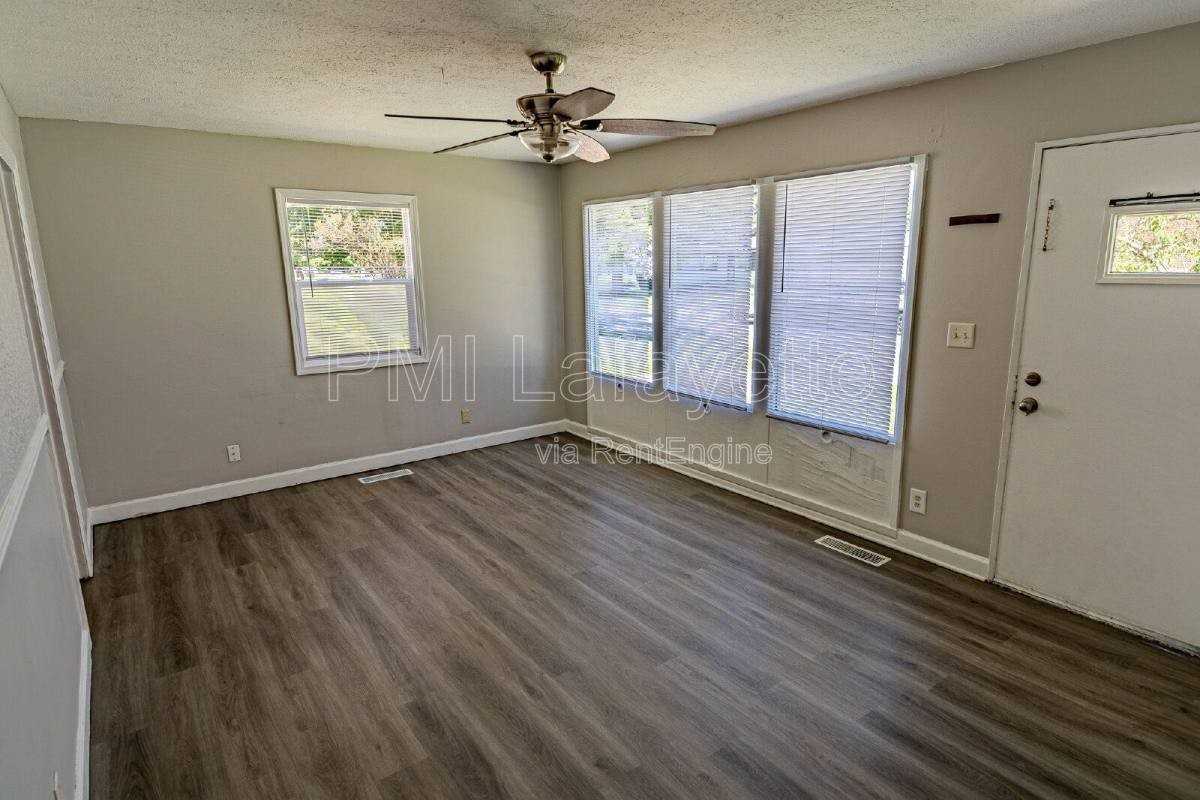 3302 Longlois Dr - Photo 2 of 10