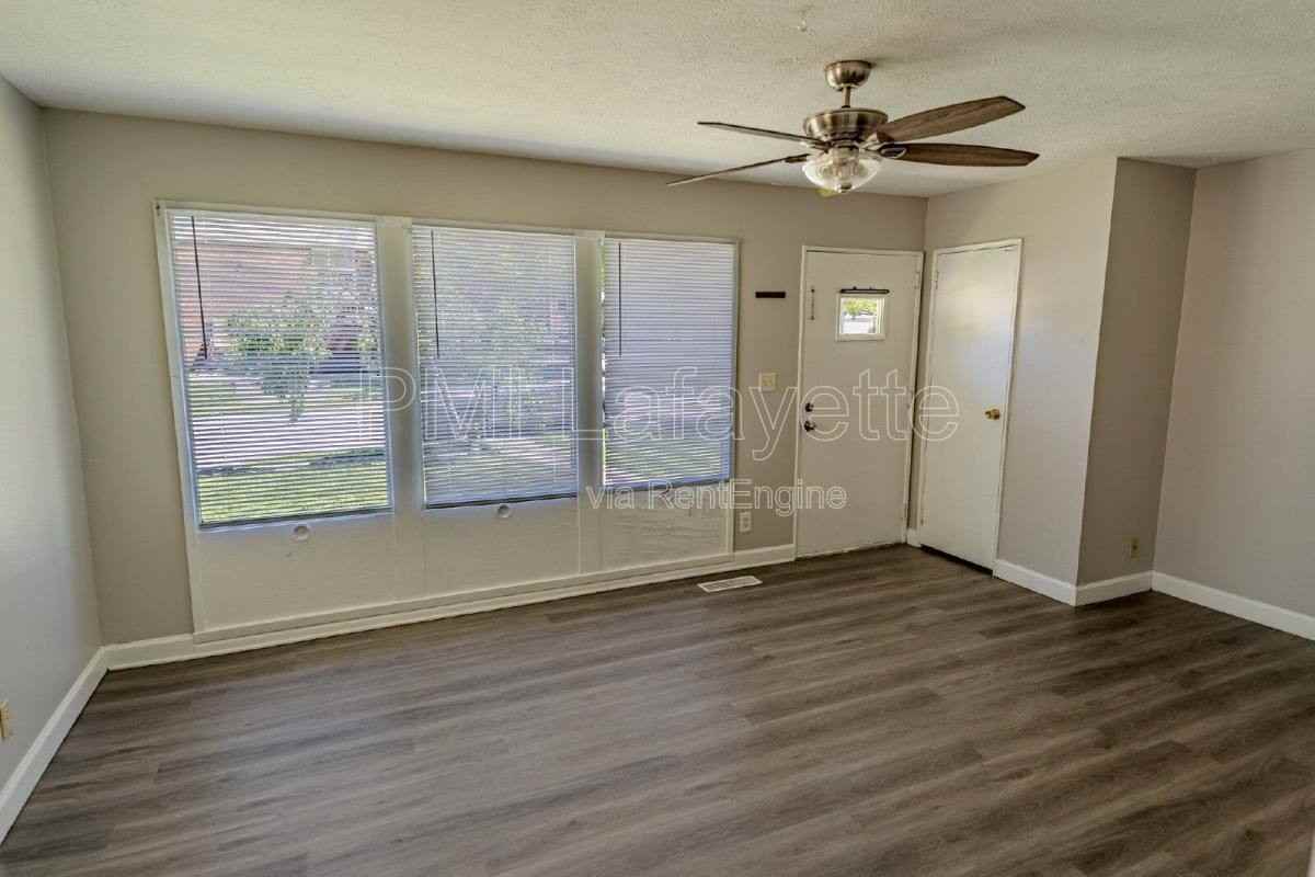 3302 Longlois Dr - Photo 3 of 10
