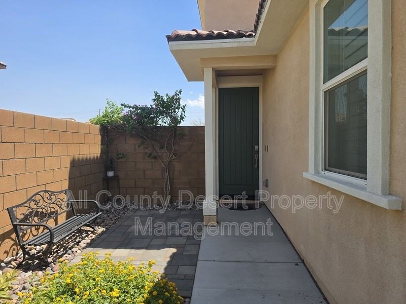 73533 Granita Dr - Photo 3 of 41