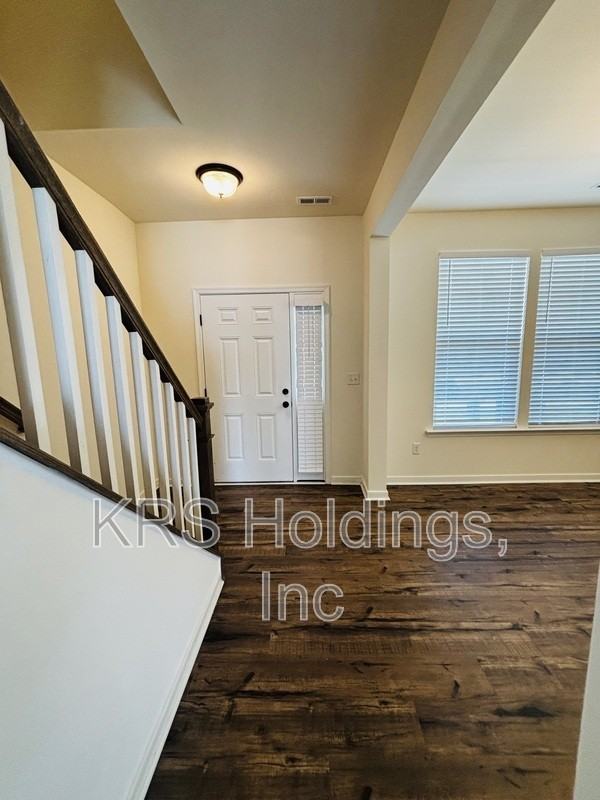 2220 Patrick Dr - Photo 2 of 27