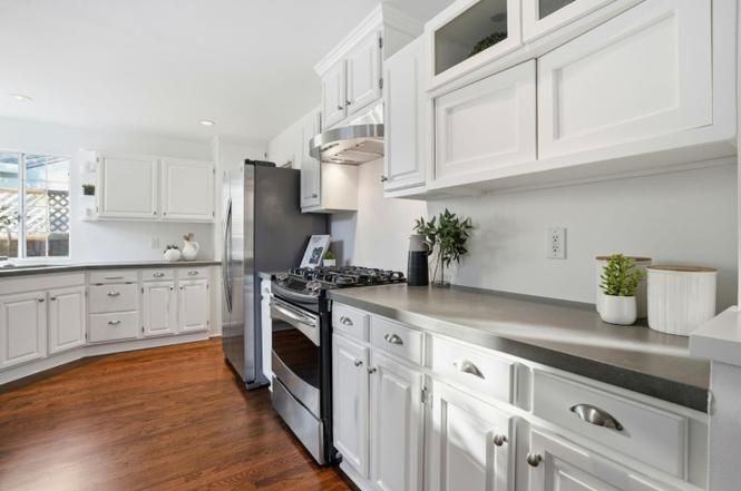 811 7th Ave - Photo 5 of 21