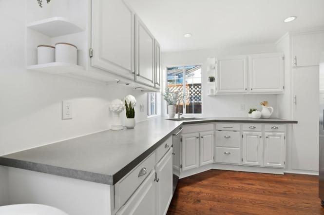 811 7th Ave - Photo 6 of 21