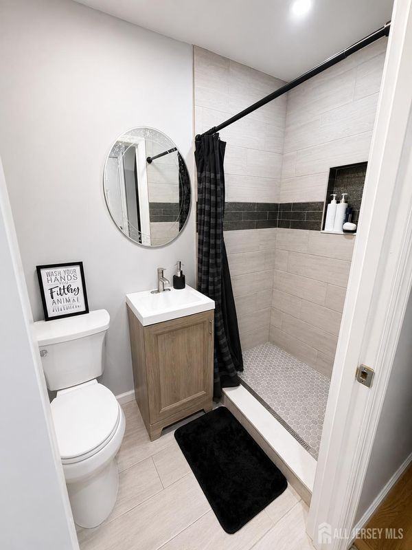 346 Thomas St - Photo 5 of 10