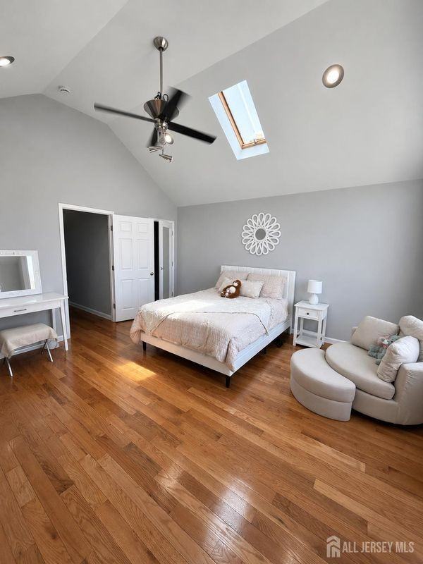 346 Thomas St - Photo 6 of 10