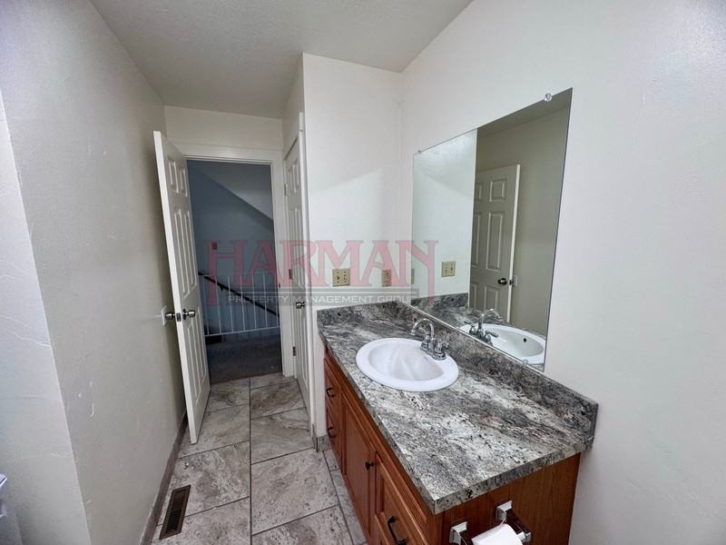 1850 Northwest - Photo 4 of 10