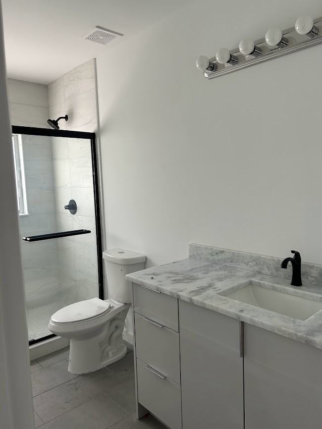 816 Nw 3rd St #4 - Photo 4 of 13