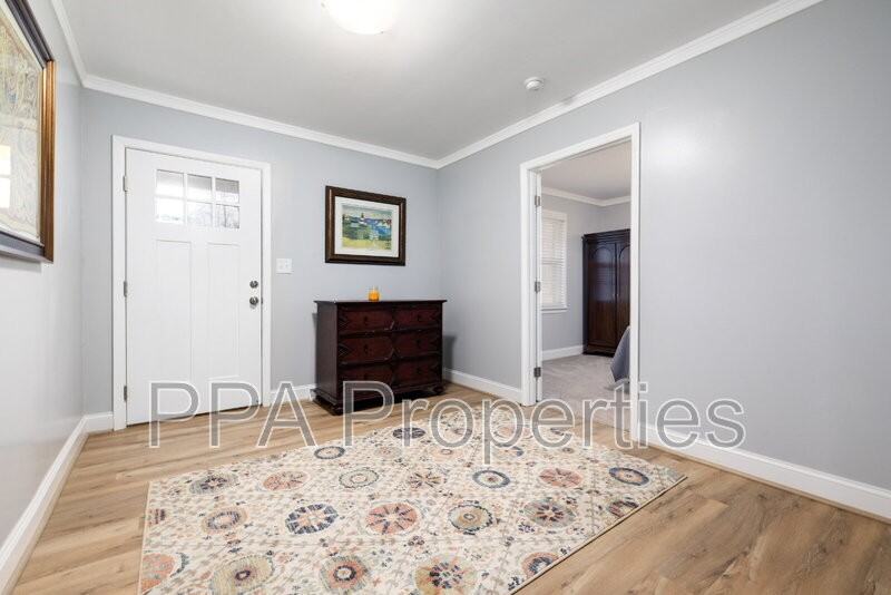 2404 Francis St #2404 - Photo 5 of 18