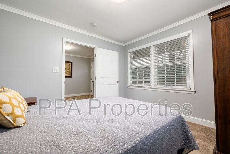 2404 Francis St #2404 - Photo 7 of 18