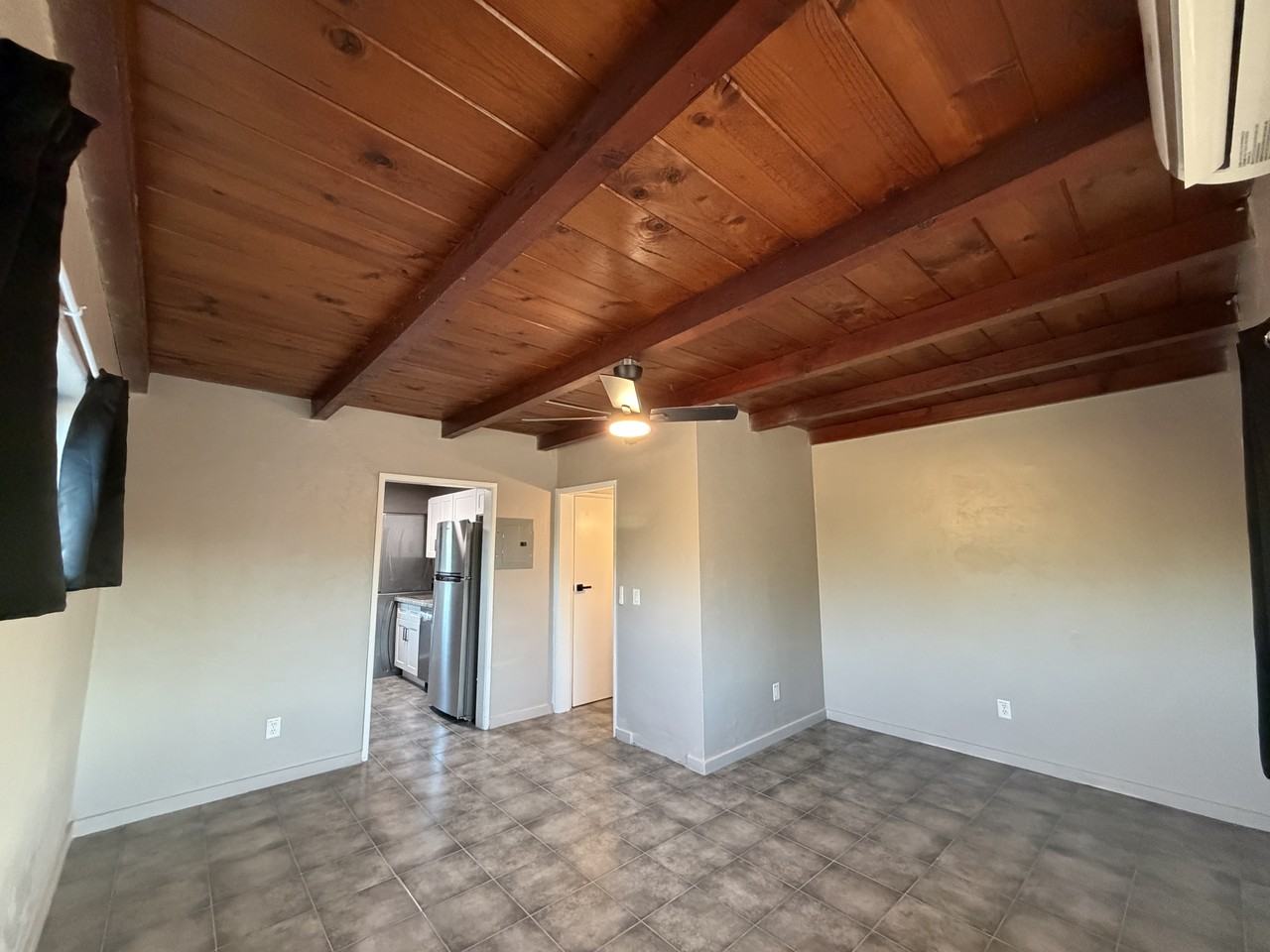 2758 N Montezuma Ave - Photo 3 of 14