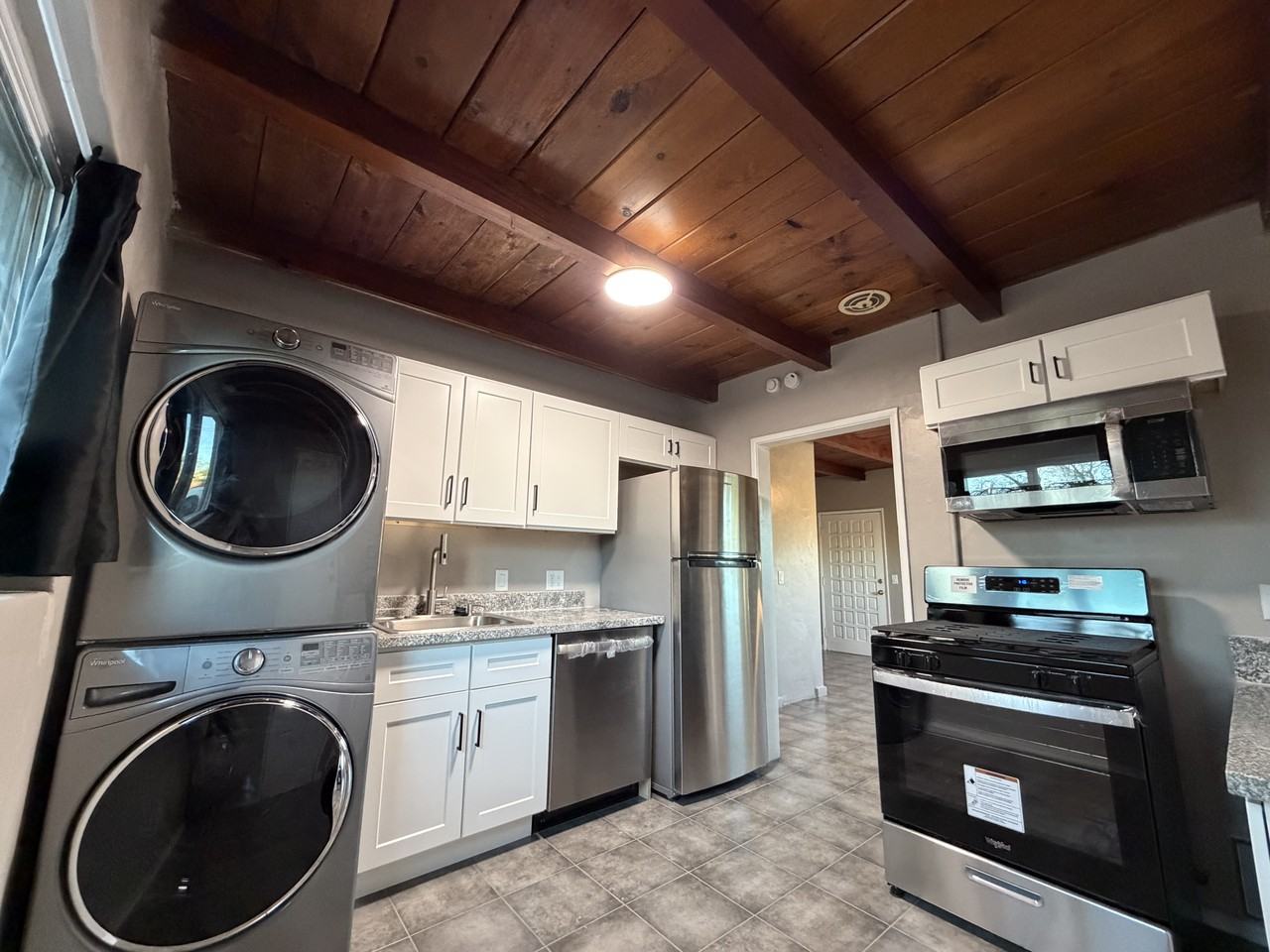 2758 N Montezuma Ave - Photo 6 of 14