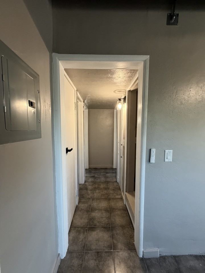 2758 N Montezuma Ave - Photo 7 of 14