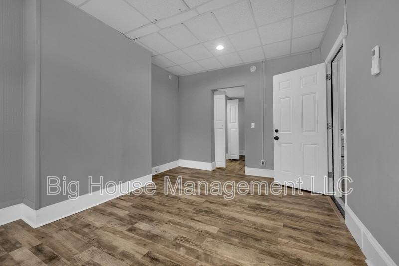 339 E 25th St #1 - Photo 3 of 30
