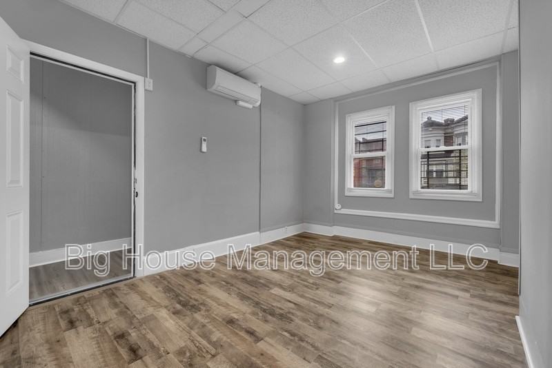 339 E 25th St #1 - Photo 5 of 30