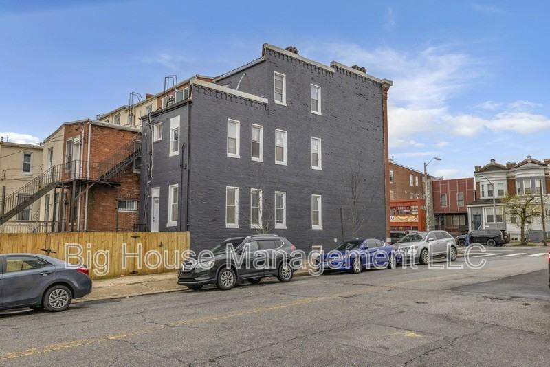 339 E 25th St #2 - Photo 3 of 21